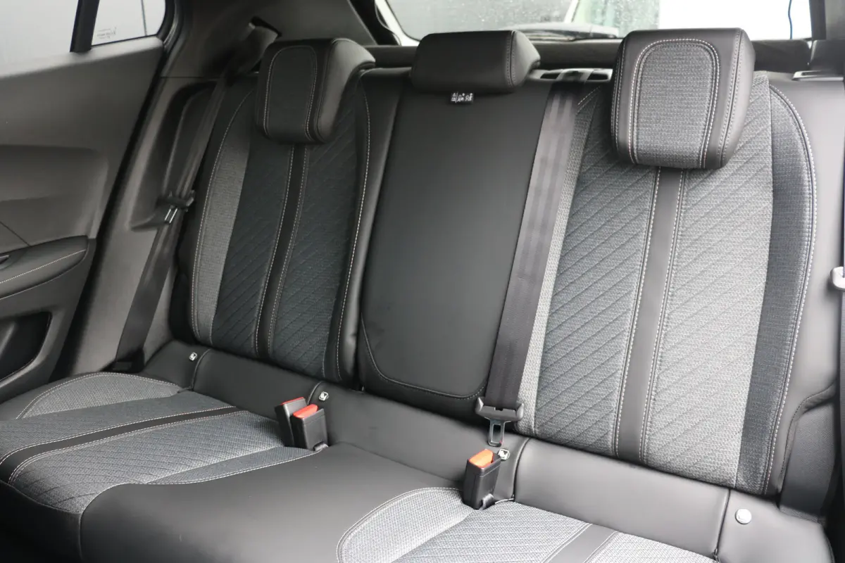 Allure, | Cruise control adaptief | Apple Carplay/Android Auto | Camera | Navi |