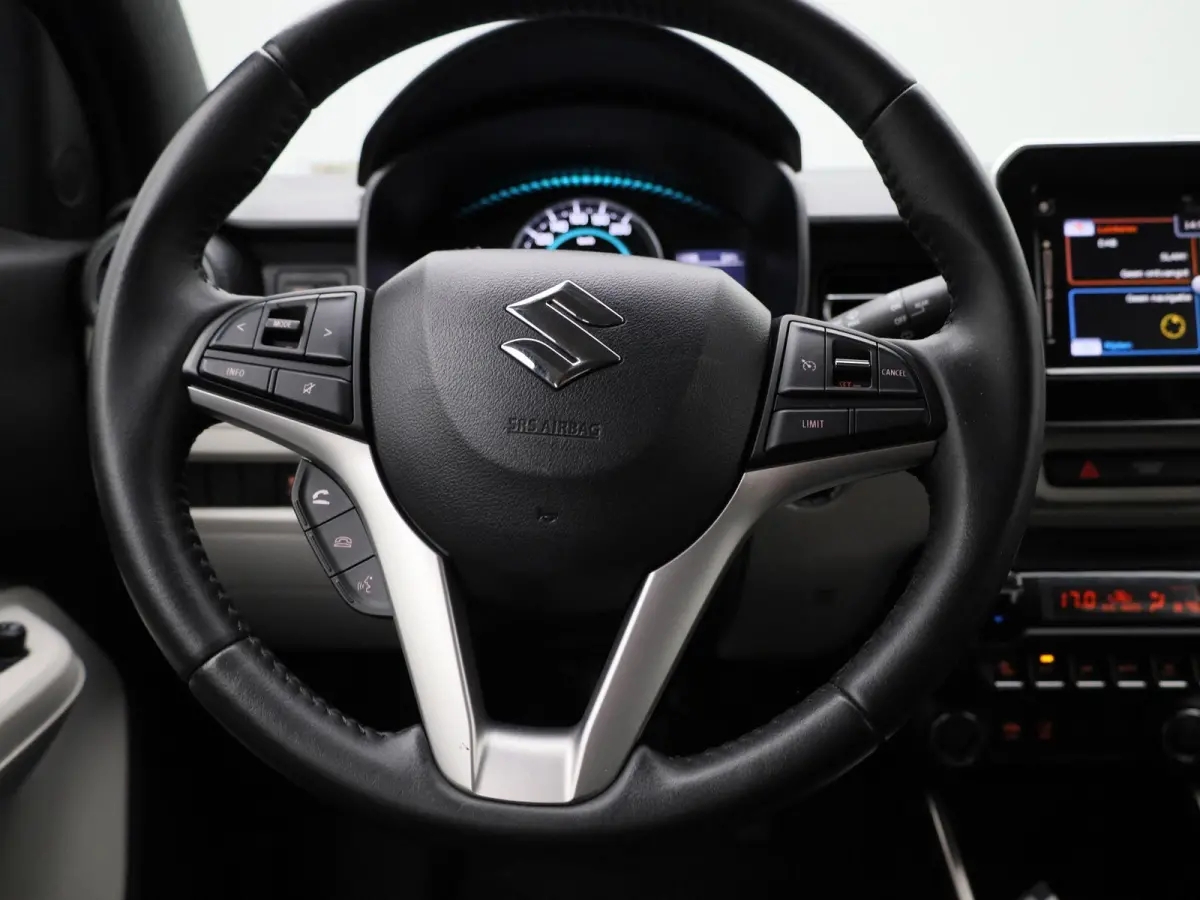 1.2 Select AUTOMAAT | 16 INCH LMV | LED | APPLE CARPLAY | KEYLES | CAMERA | DAB | CRUISE | CLIMA | STOELVERWARMING | 12 MAANDEN BOVAG GARANTIE |