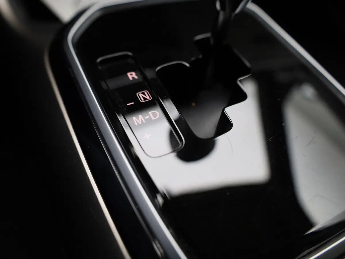 1.2 Select AUTOMAAT | 16 INCH LMV | LED | APPLE CARPLAY | KEYLES | CAMERA | DAB | CRUISE | CLIMA | STOELVERWARMING | 12 MAANDEN BOVAG GARANTIE |