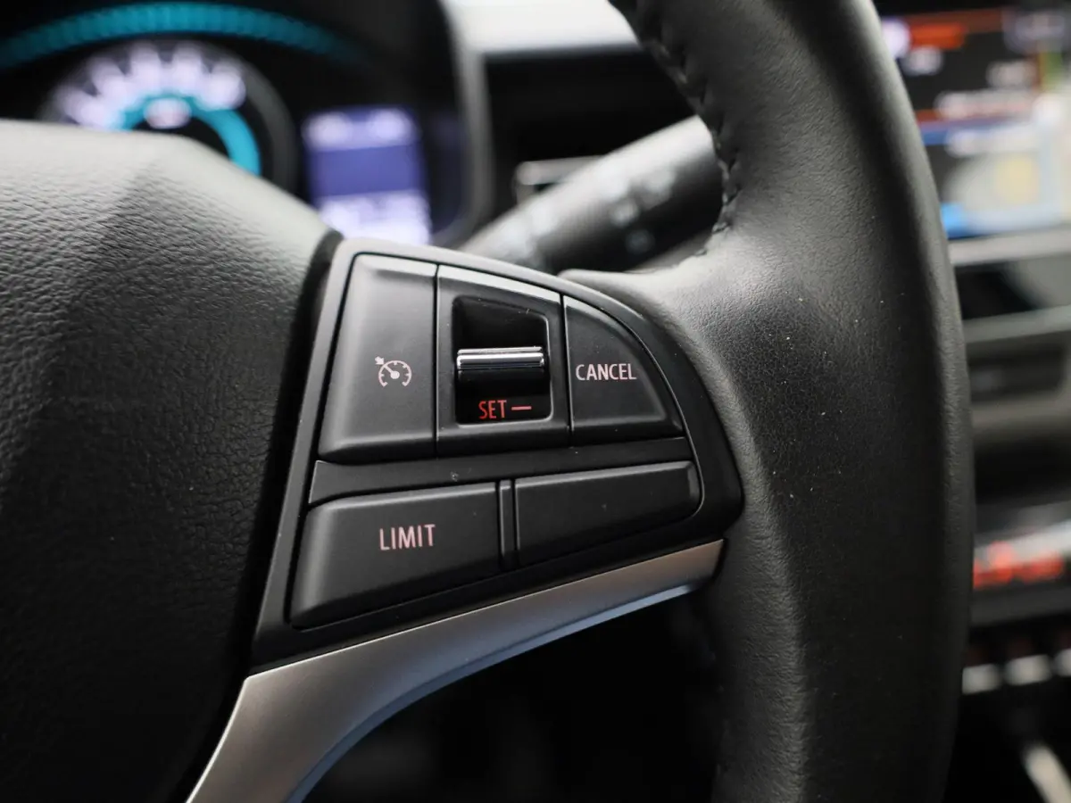 1.2 Select AUTOMAAT | 16 INCH LMV | LED | APPLE CARPLAY | KEYLES | CAMERA | DAB | CRUISE | CLIMA | STOELVERWARMING | 12 MAANDEN BOVAG GARANTIE |