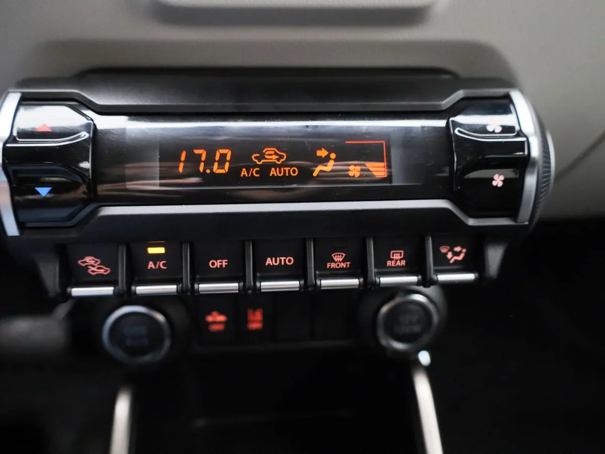 1.2 Select AUTOMAAT | 16 INCH LMV | LED | APPLE CARPLAY | KEYLES | CAMERA | DAB | CRUISE | CLIMA | STOELVERWARMING | 12 MAANDEN BOVAG GARANTIE |