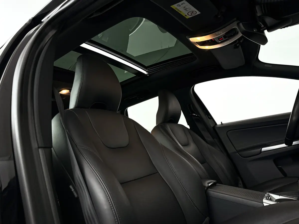 T5 FWD Nordic+ | Panoramadak | Park assist | Cruise control | Stoelverwarming
