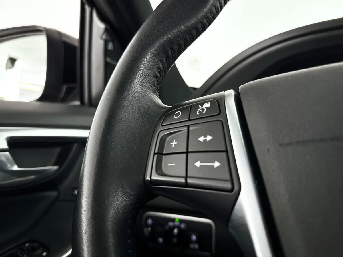 T5 FWD Nordic+ | Panoramadak | Park assist | Cruise control | Stoelverwarming