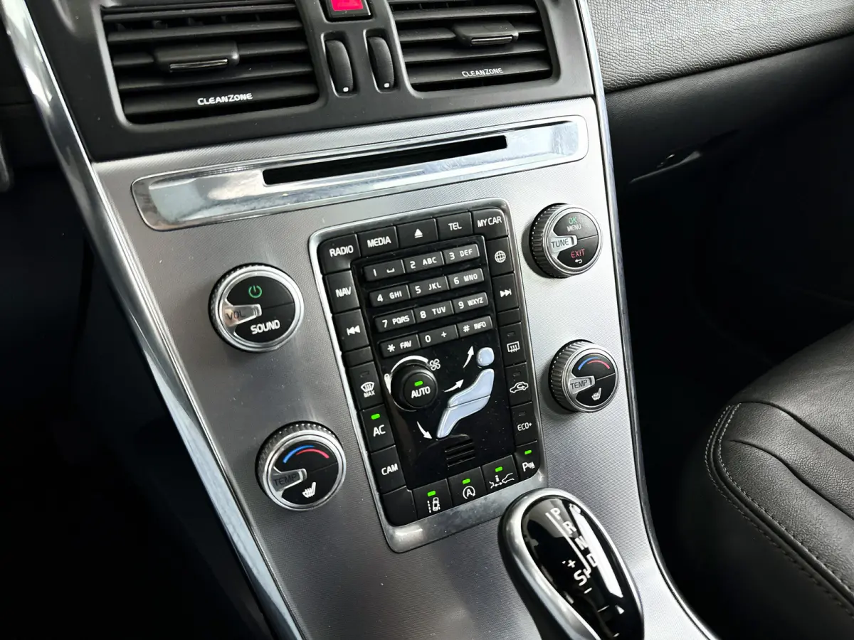 T5 FWD Nordic+ | Panoramadak | Park assist | Cruise control | Stoelverwarming