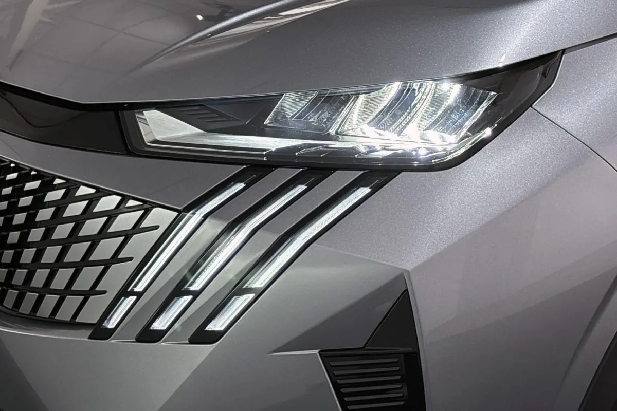 1.6 plug-in Hybrid 195 Allure /Navi / Camera / Trekhaak / Voordeel