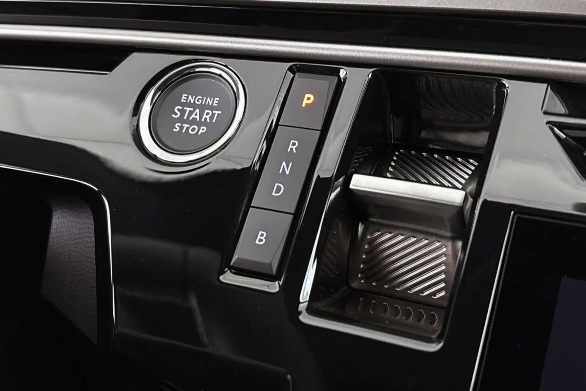 1.6 plug-in Hybrid 195 Allure /Navi / Camera / Trekhaak / Voordeel