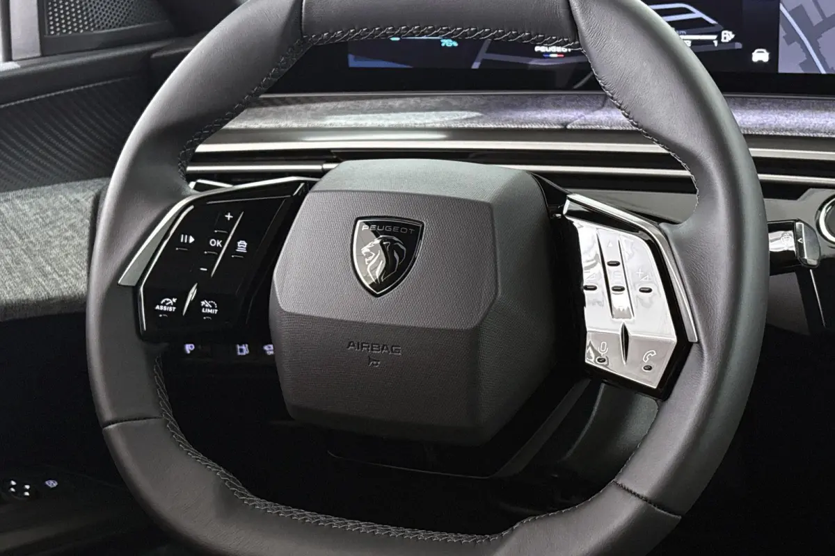 1.6 plug-in Hybrid 195 Allure /Navi / Camera / Trekhaak / Voordeel