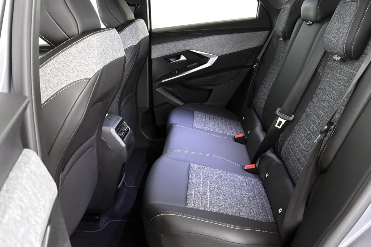 1.6 plug-in Hybrid 195 Allure /Navi / Camera / Trekhaak / Voordeel