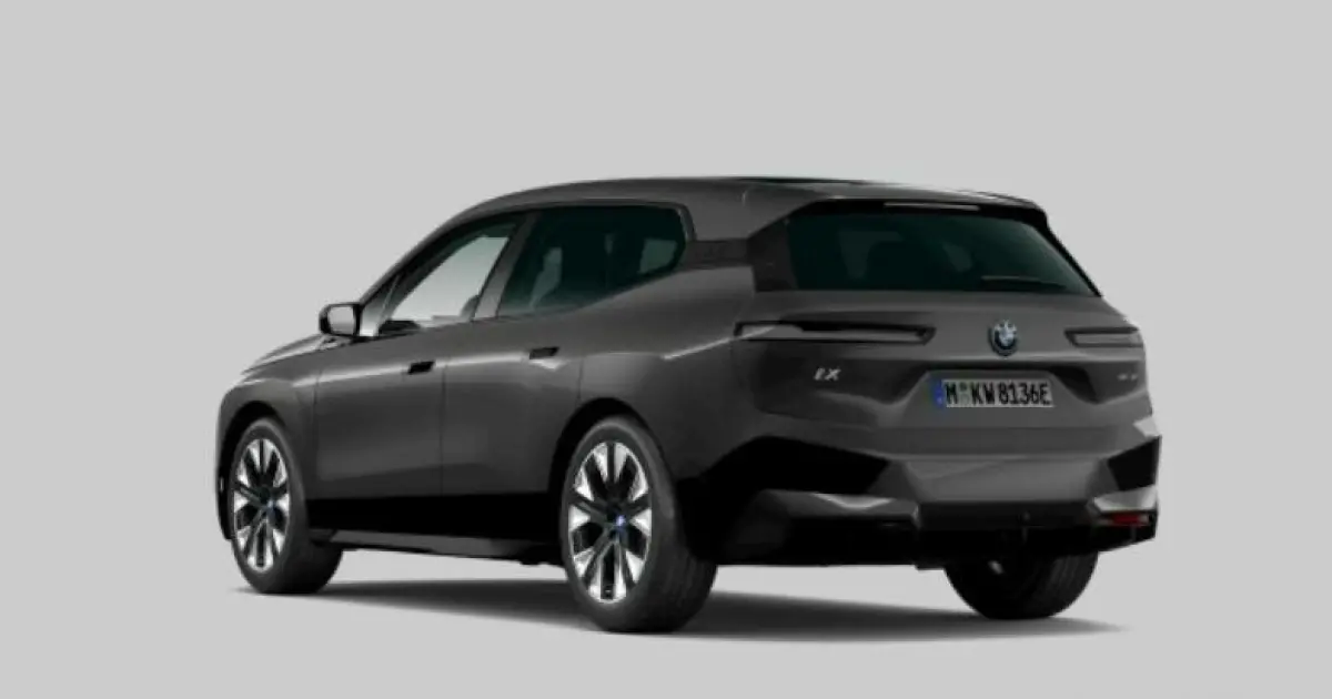 xDrive40 Sportpakket - Trekhaak - Panoramadak - Multifunctionele stoelen voor - Getinte Ruiten -