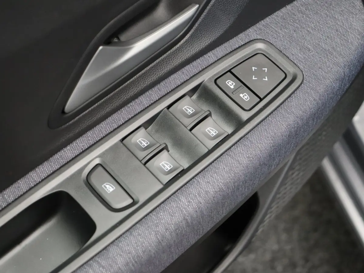 TCe 100pk limited edition | Achteruitrijcamera | Climate control | Cruise control |