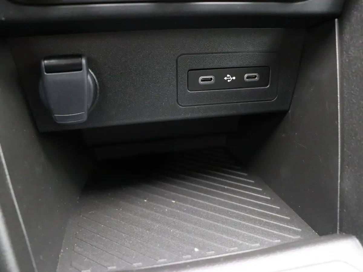 TCe 100pk limited edition | Achteruitrijcamera | Climate control | Cruise control |