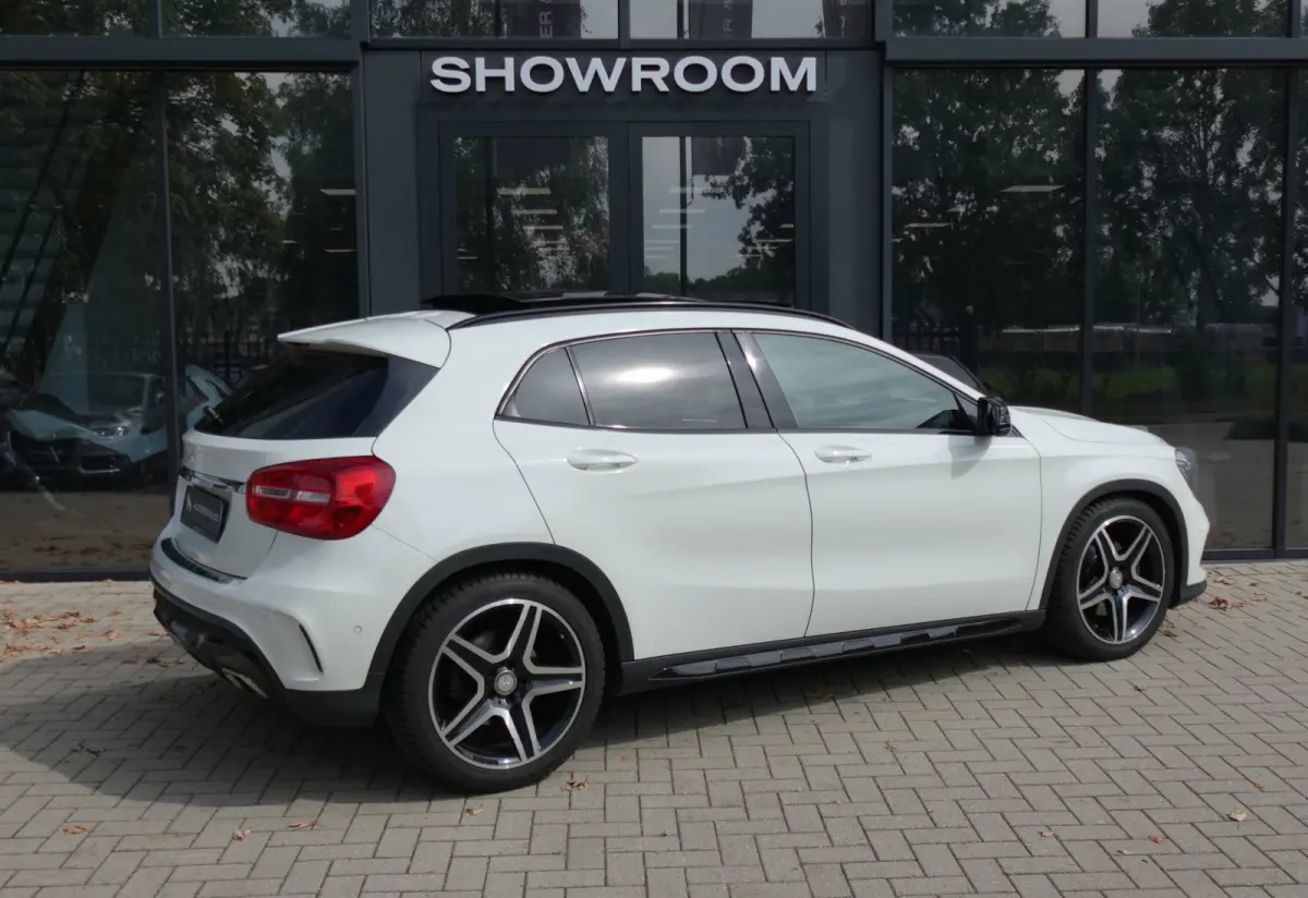 250 4Matic Prestige PANO CAM NAVI
