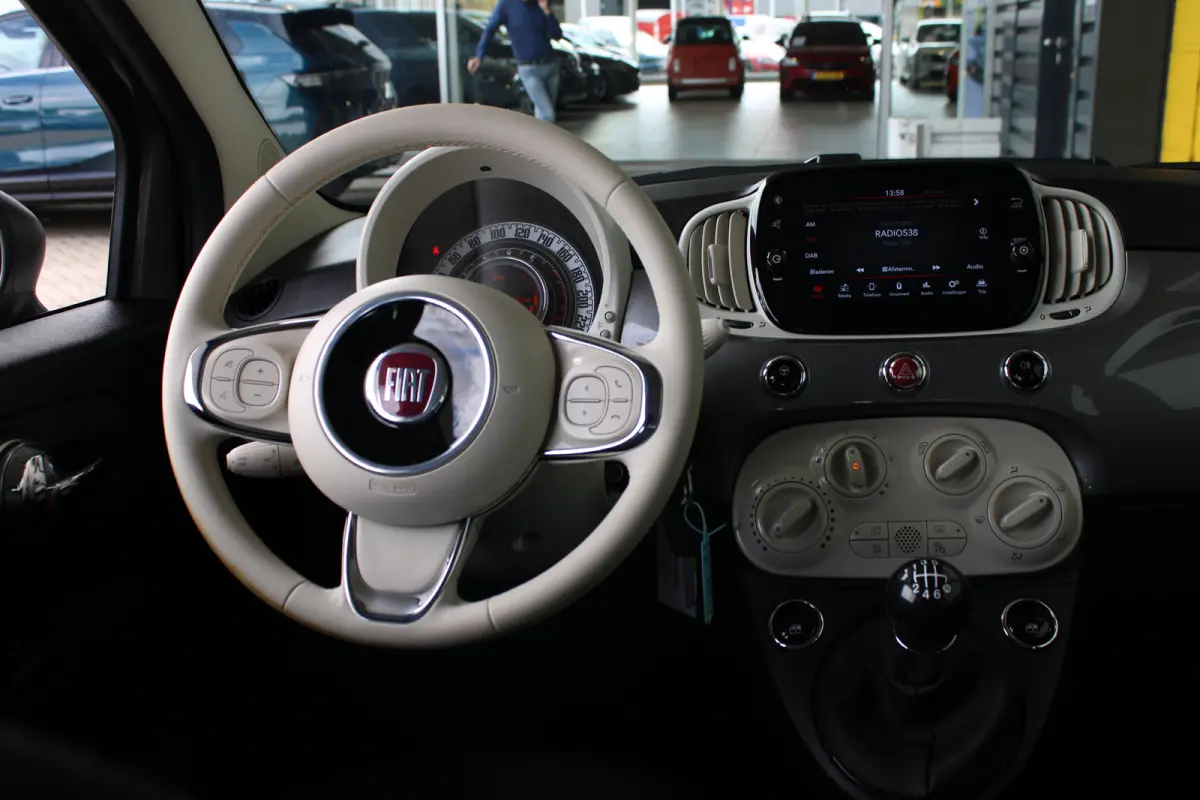 1.0 Hybrid | Cruise control | Apple Carplay/ Android Auto | Lichtmetalen velgen |