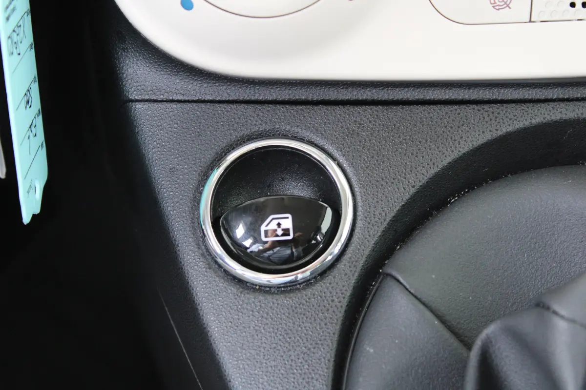 1.0 Hybrid | Cruise control | Apple Carplay/ Android Auto | Lichtmetalen velgen |