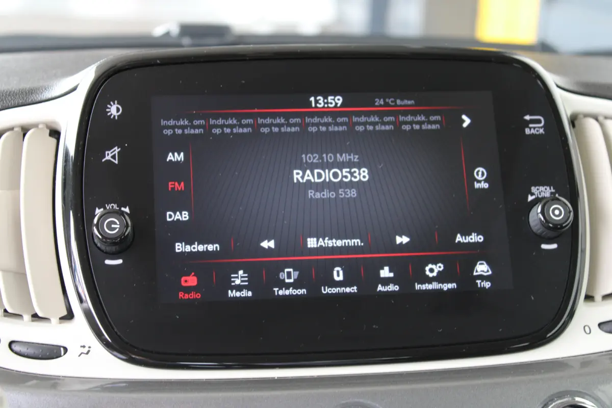 1.0 Hybrid | Cruise control | Apple Carplay/ Android Auto | Lichtmetalen velgen |