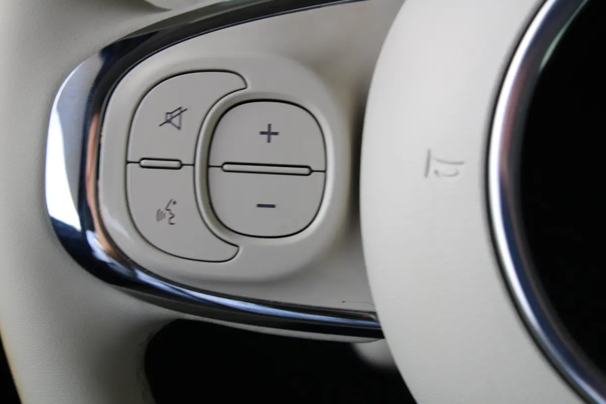 1.0 Hybrid | Cruise control | Apple Carplay/ Android Auto | Lichtmetalen velgen |
