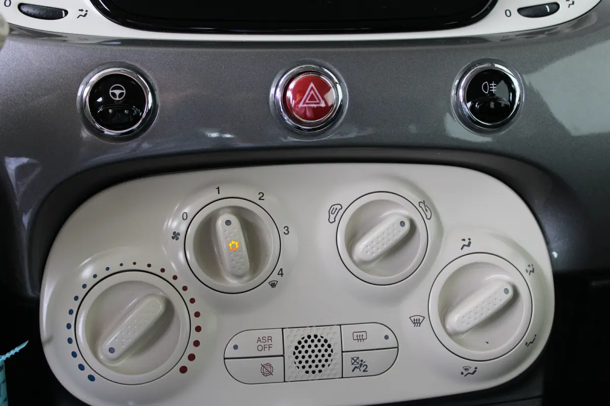 1.0 Hybrid | Cruise control | Apple Carplay/ Android Auto | Lichtmetalen velgen |