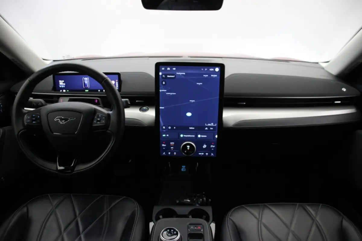 RWD 75 kWh - Carplay, Camera, Leer, Stoel/Stuur Verw. B&O, Afn. Trekhaak, SOH 93%