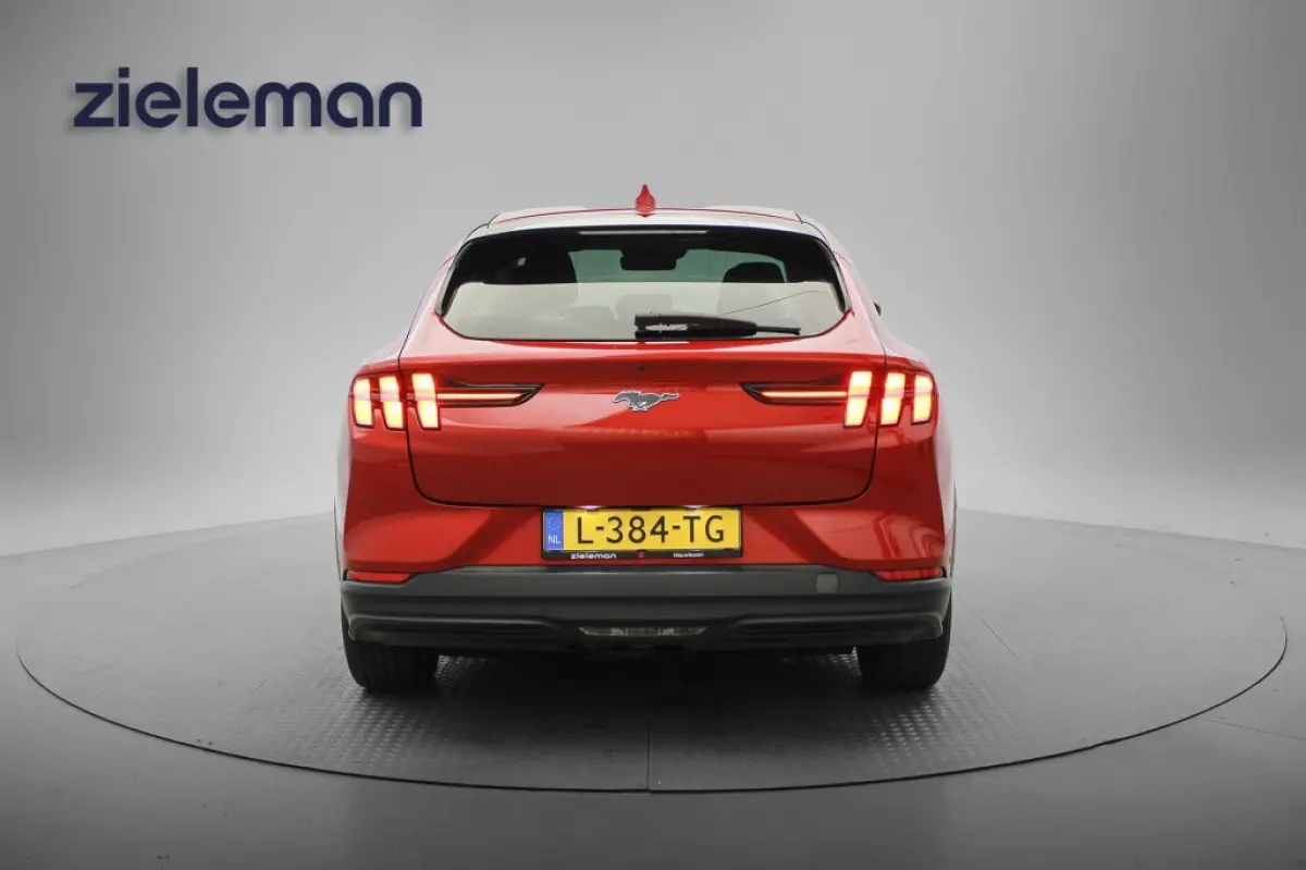 RWD 75 kWh - Carplay, Camera, Leer, Stoel/Stuur Verw. B&O, Afn. Trekhaak, SOH 93%