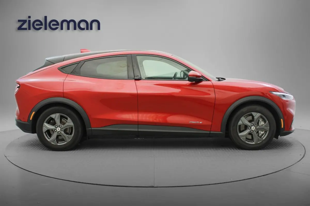 RWD 75 kWh - Carplay, Camera, Leer, Stoel/Stuur Verw. B&O, Afn. Trekhaak, SOH 93%