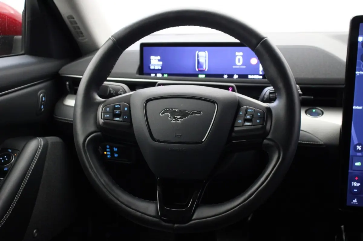 RWD 75 kWh - Carplay, Camera, Leer, Stoel/Stuur Verw. B&O, Afn. Trekhaak, SOH 93%