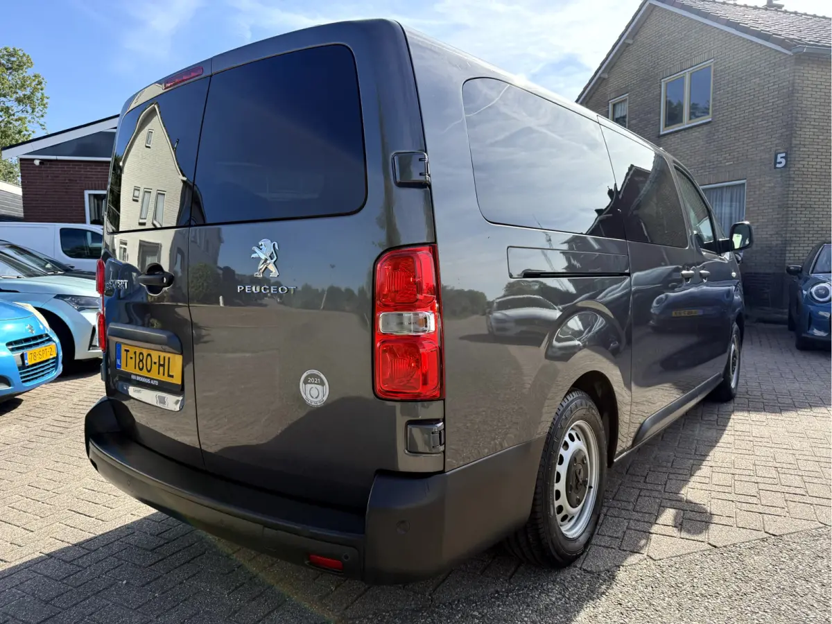 75 kWh Standard incl.BTW, SOH 93.6%, 9-Persoons, slechts 20526km
