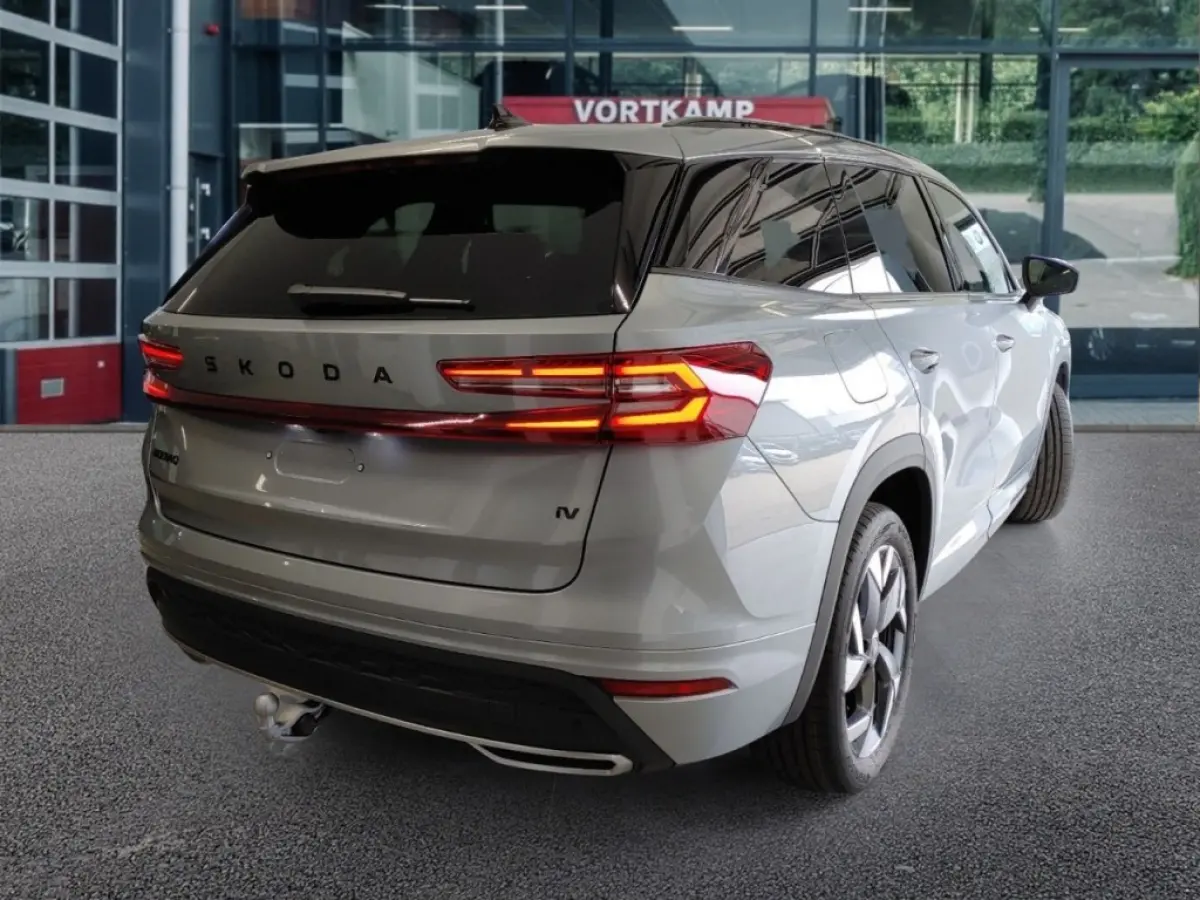 1.5 TSI IV SPORTLINE FISCAAL LAAG! TREKHAAK/CAMERA/DCC/ACC/STOELVERW