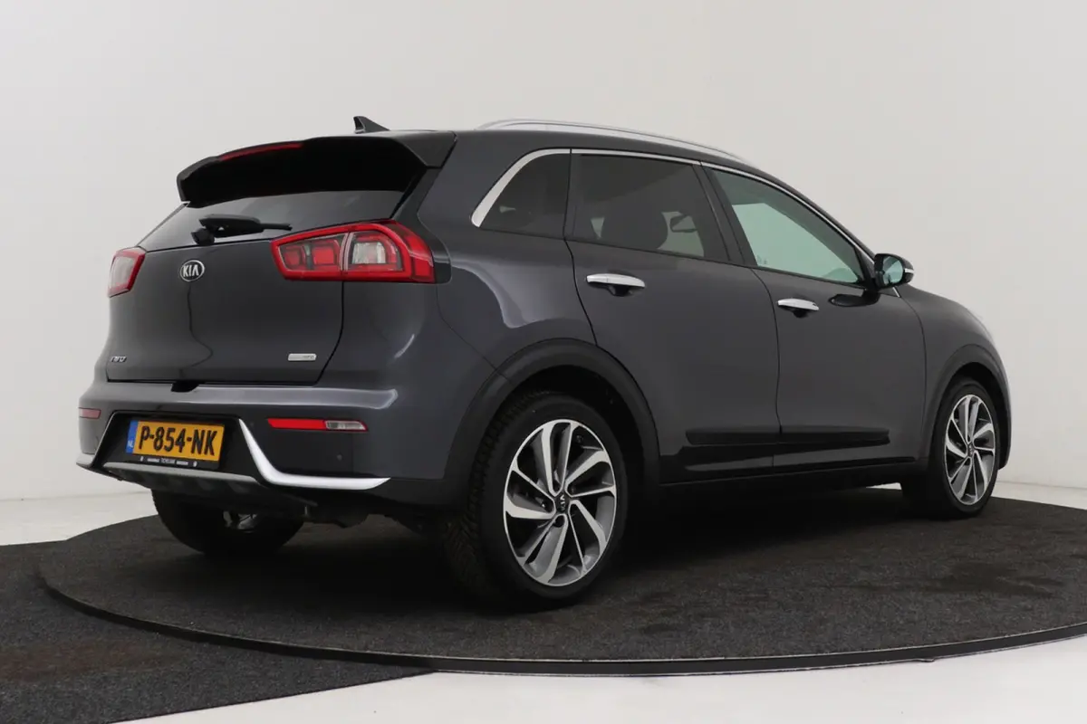 1.6 GDi Hybrid DynamicLine | Camera | CarPlay | Navigatie | Volledig Ond. | 18" Velgen |