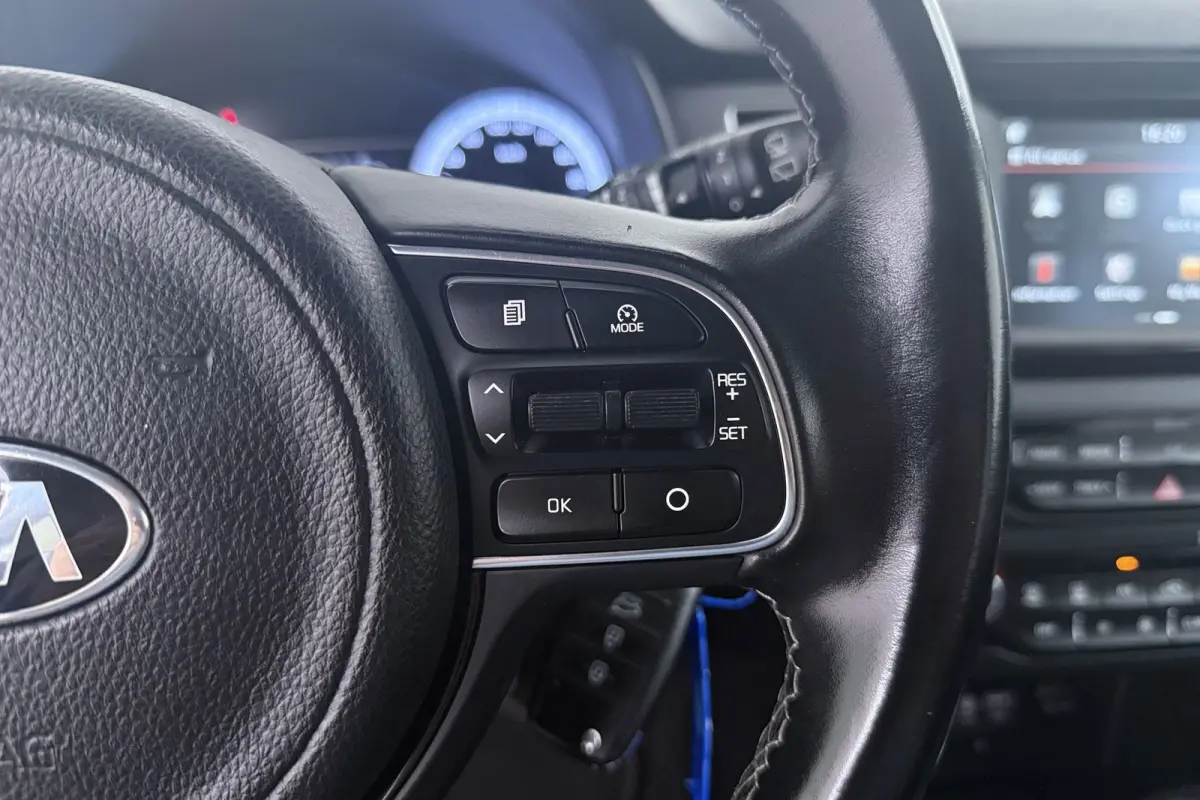1.6 GDi Hybrid DynamicLine | Camera | CarPlay | Navigatie | Volledig Ond. | 18" Velgen |