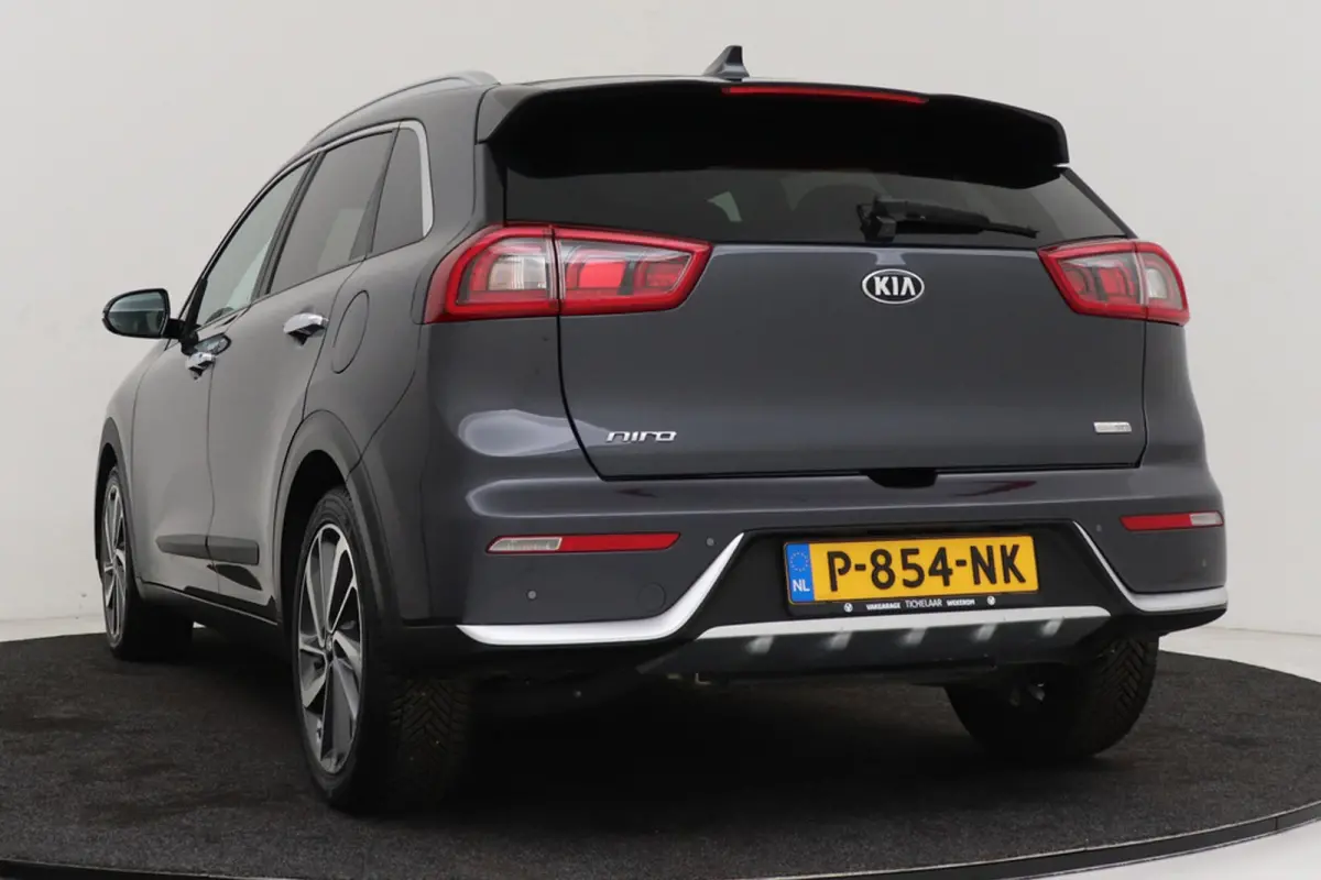 1.6 GDi Hybrid DynamicLine | Camera | CarPlay | Navigatie | Volledig Ond. | 18" Velgen |