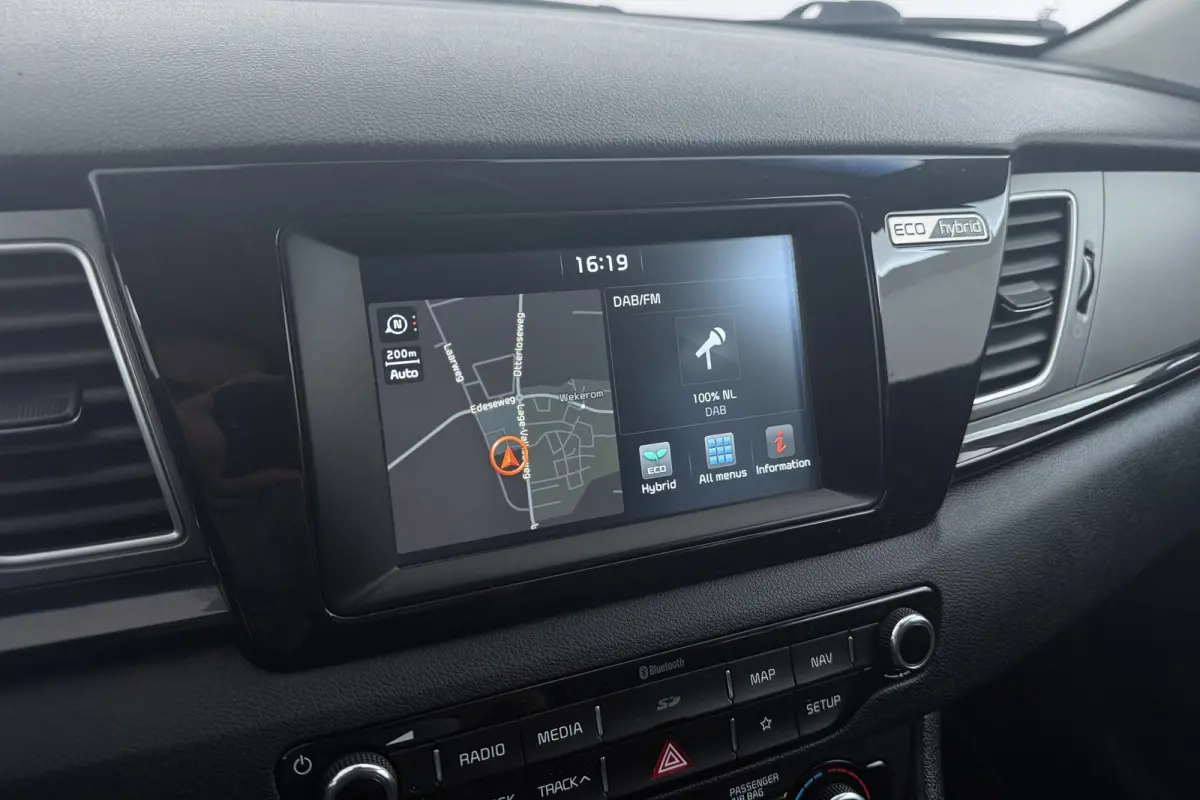 1.6 GDi Hybrid DynamicLine | Camera | CarPlay | Navigatie | Volledig Ond. | 18" Velgen |