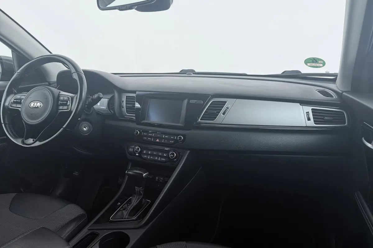 1.6 GDi Hybrid DynamicLine | Camera | CarPlay | Navigatie | Volledig Ond. | 18" Velgen |