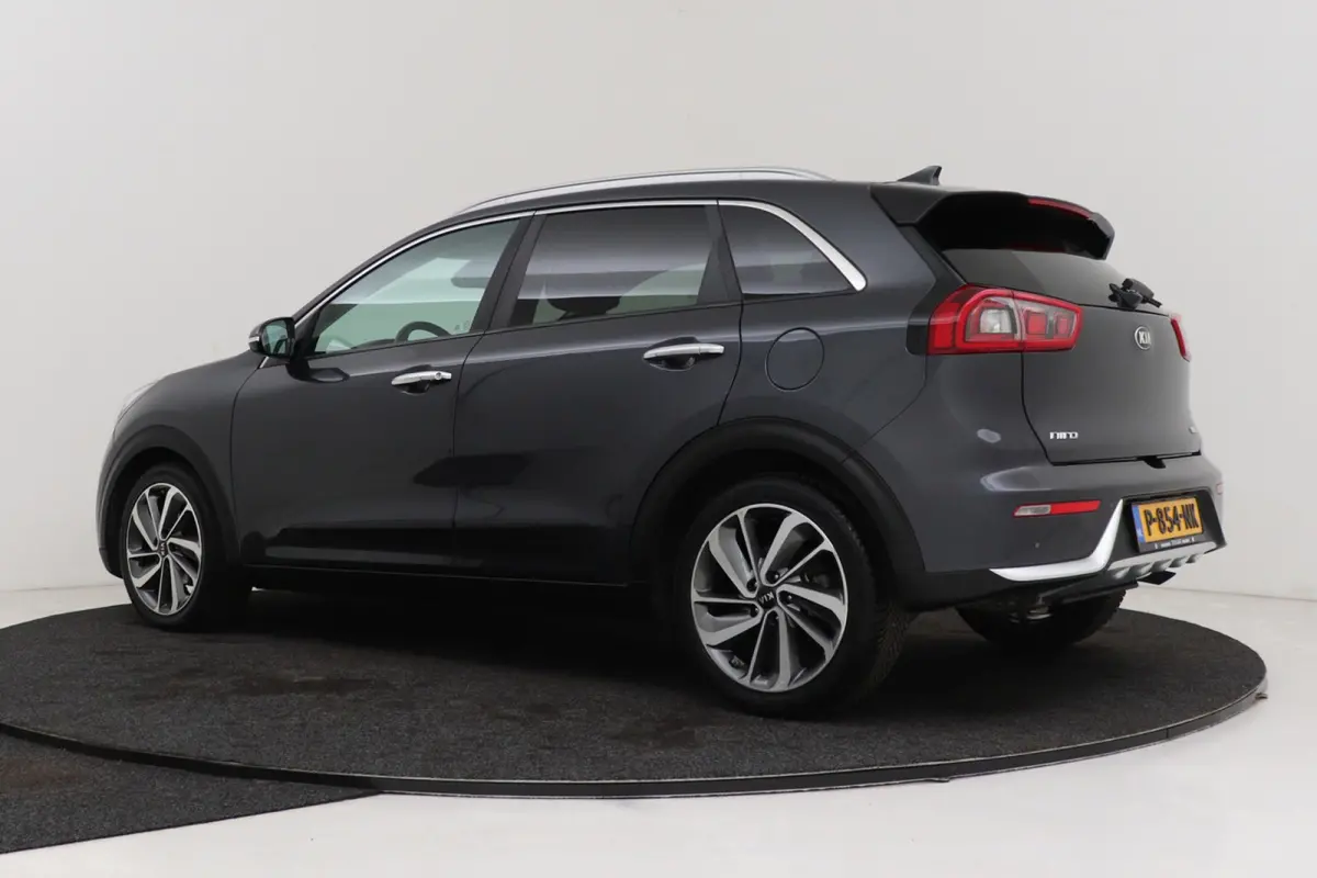 1.6 GDi Hybrid DynamicLine | Camera | CarPlay | Navigatie | Volledig Ond. | 18" Velgen |