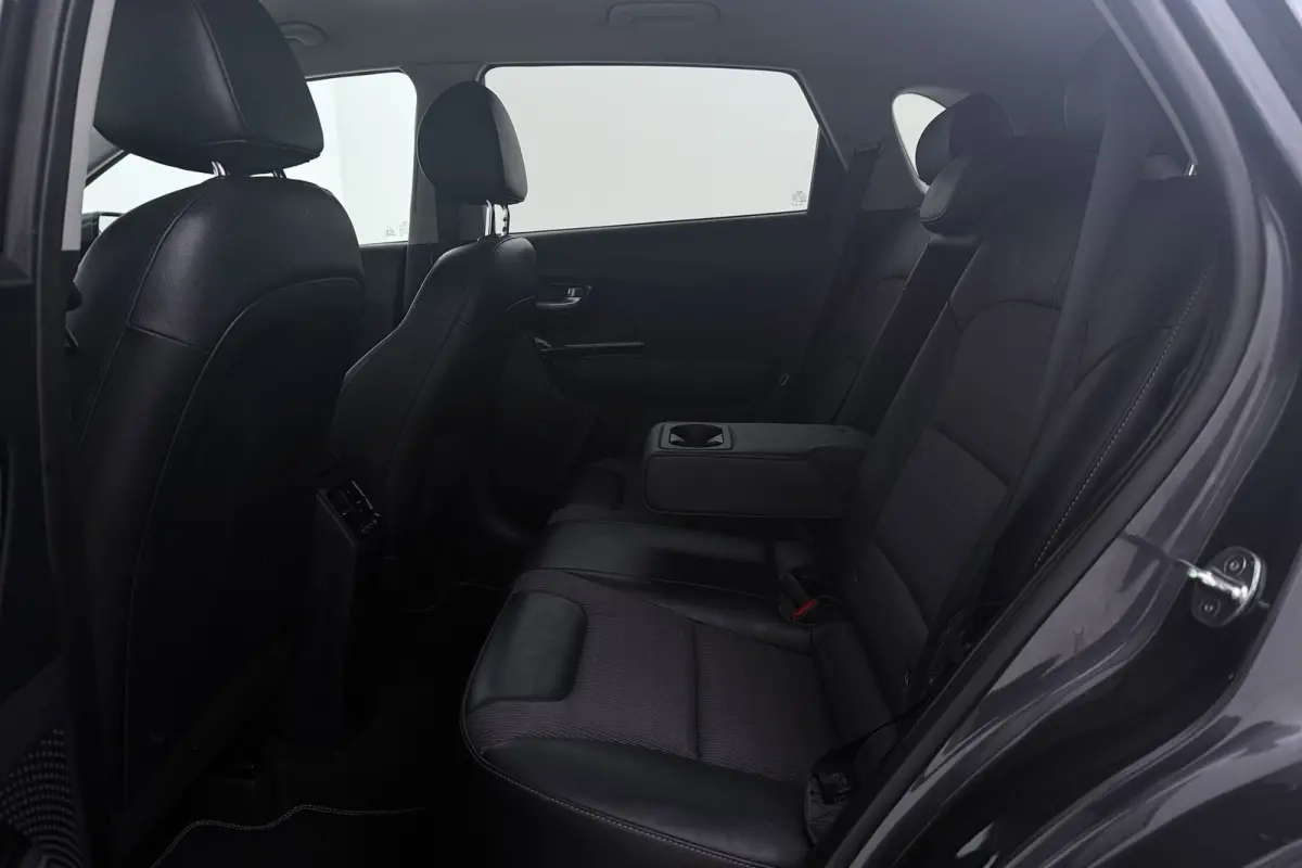 1.6 GDi Hybrid DynamicLine | Camera | CarPlay | Navigatie | Volledig Ond. | 18" Velgen |