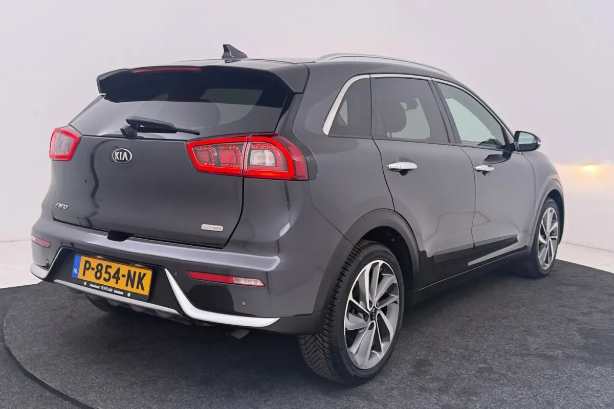 1.6 GDi Hybrid DynamicLine | Camera | CarPlay | Navigatie | Volledig Ond. | 18" Velgen |