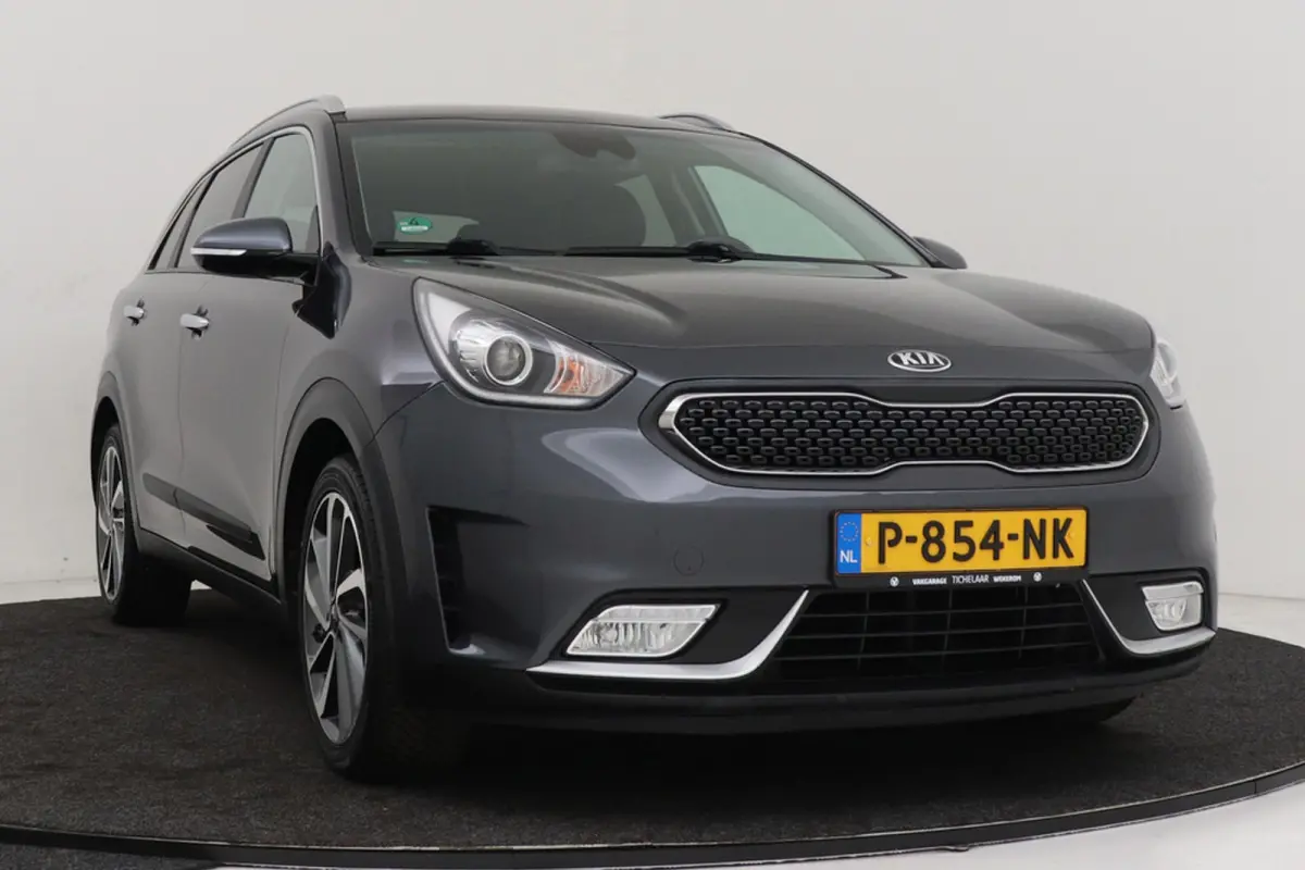 1.6 GDi Hybrid DynamicLine | Camera | CarPlay | Navigatie | Volledig Ond. | 18" Velgen |