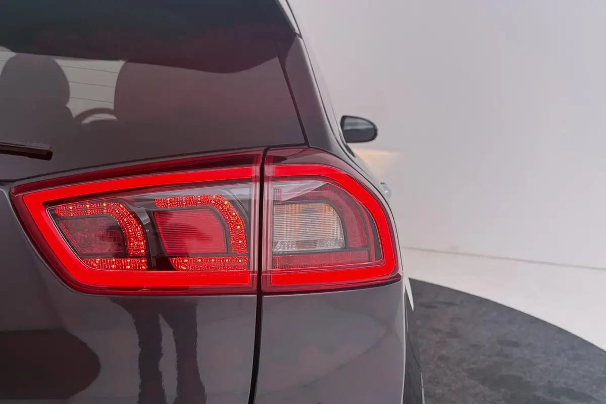 1.6 GDi Hybrid DynamicLine | Camera | CarPlay | Navigatie | Volledig Ond. | 18" Velgen |
