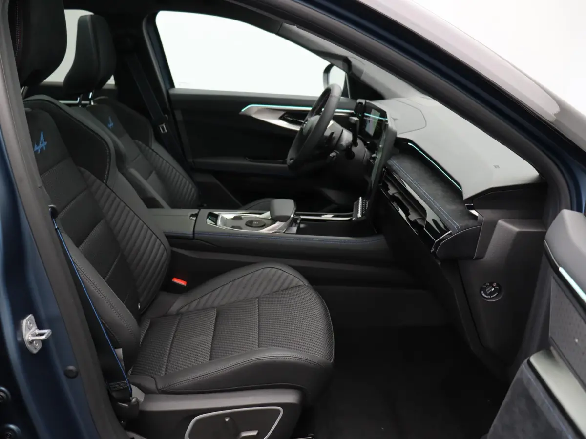 E-Tech full hybrid 200pk esprit Alpine | Vijf jaar garantie | HUD | Panoramisch dak | Harman Kardon | 360 graden camera |