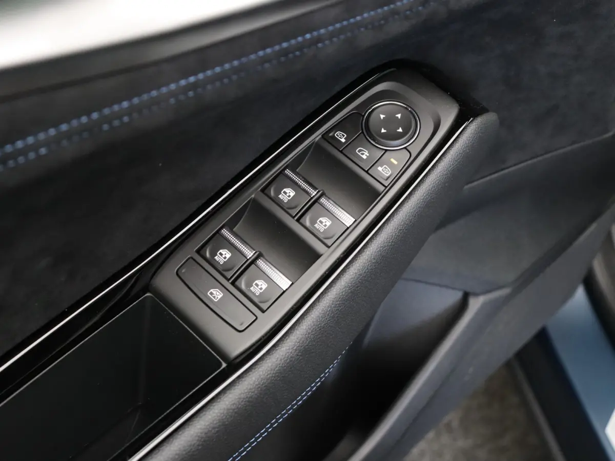 E-Tech full hybrid 200pk esprit Alpine | Vijf jaar garantie | HUD | Panoramisch dak | Harman Kardon | 360 graden camera |
