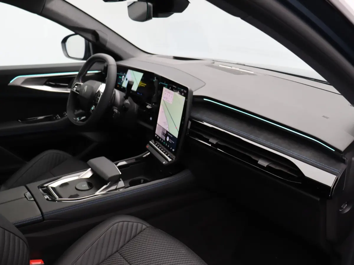 E-Tech full hybrid 200pk esprit Alpine | Vijf jaar garantie | HUD | Panoramisch dak | Harman Kardon | 360 graden camera |