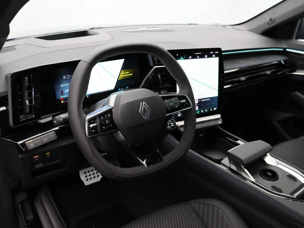 E-Tech full hybrid 200pk esprit Alpine | Vijf jaar garantie | HUD | Panoramisch dak | Harman Kardon | 360 graden camera |