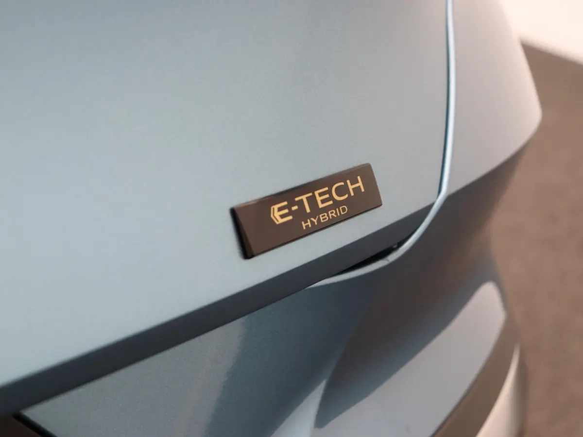 E-Tech full hybrid 160pk techno | Vijf jaar garantie |