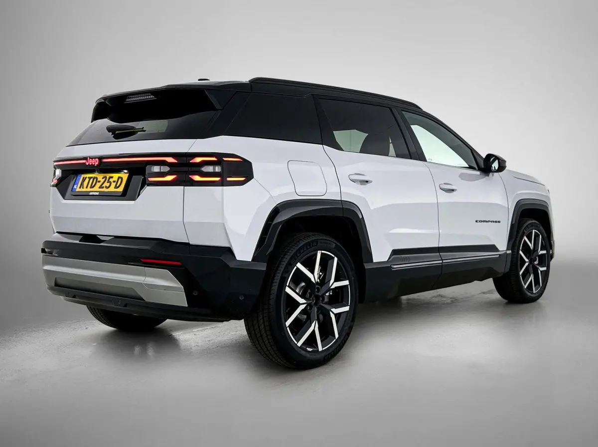 1.6 225pk e-Hybrid Plug-In Summit Automaat | Elektrisch Verstelb. Bestuurdersstoel | Elektrische Klep | 360 Camera | Stoelverwarming/-verkoeling | Navigatie | Adaptieve Cruise Control | Dode