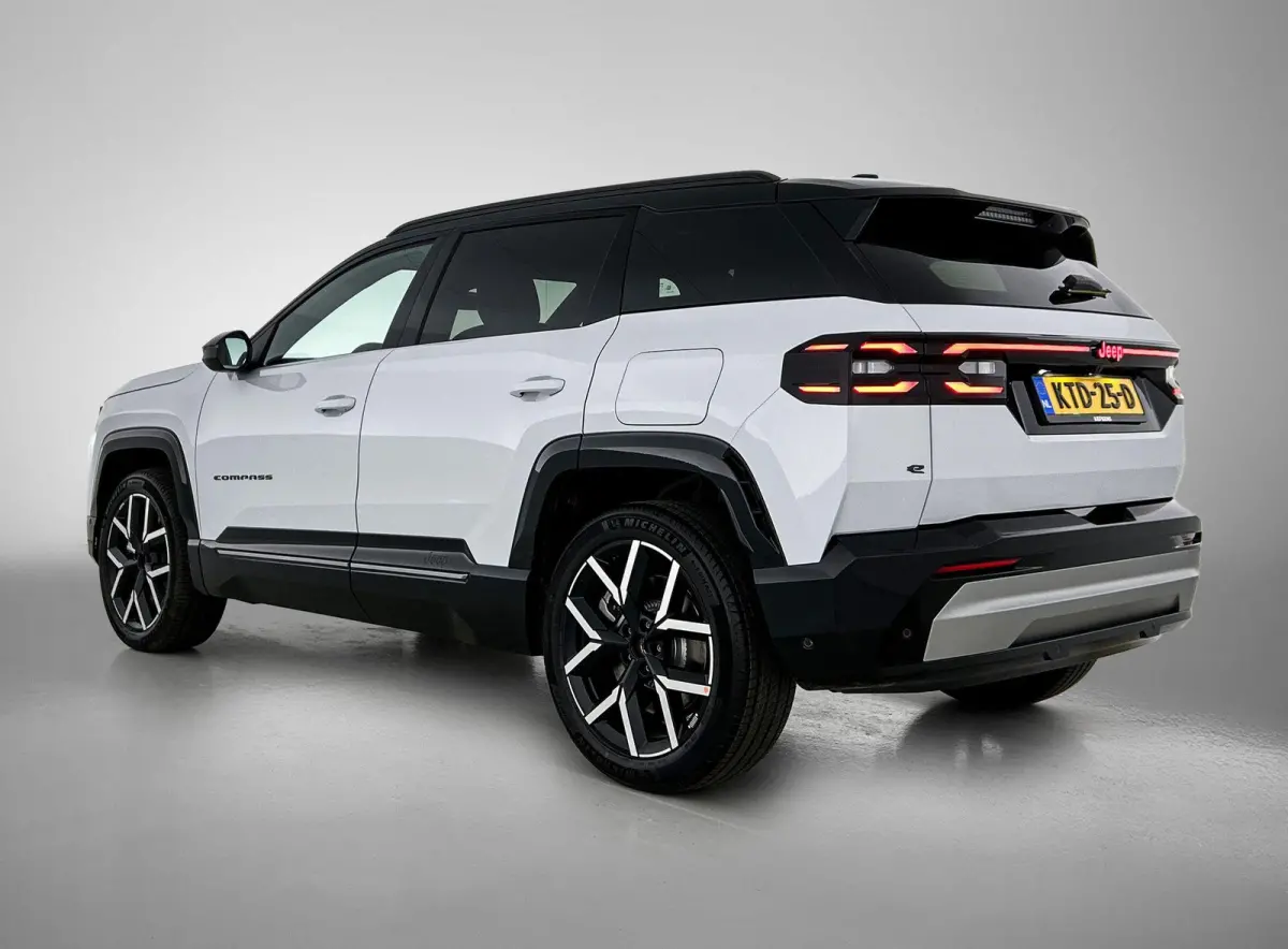 1.6 225pk e-Hybrid Plug-In Summit Automaat | Elektrisch Verstelb. Bestuurdersstoel | Elektrische Klep | 360 Camera | Stoelverwarming/-verkoeling | Navigatie | Adaptieve Cruise Control | Dode