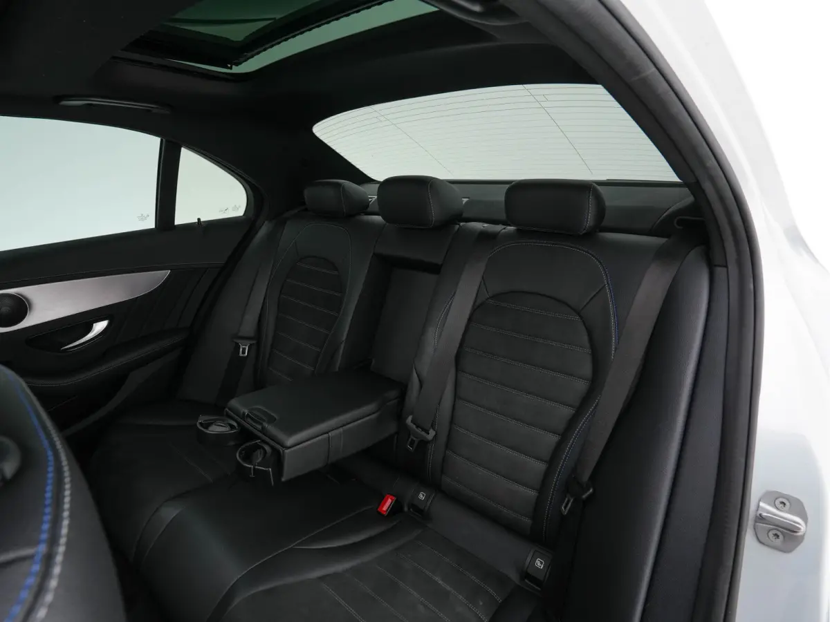 300 e AMG-Styling Business Solution Limited Night-Pack (Plug-in) {SoH-94%} (INCL-BTW) Aut. *PANO | LEATHER-MICROFIBRE | MULTIBEAM-LED | TOPVIEW | DIGI-COCKPIT | BLINDSPOT | HEATED-SPORTSEATS