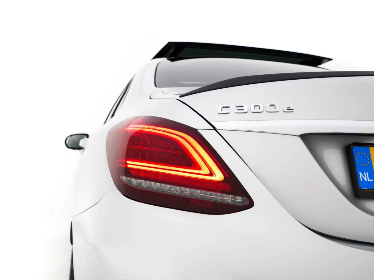 300 e AMG-Styling Business Solution Limited Night-Pack (Plug-in) {SoH-94%} (INCL-BTW) Aut. *PANO | LEATHER-MICROFIBRE | MULTIBEAM-LED | TOPVIEW | DIGI-COCKPIT | BLINDSPOT | HEATED-SPORTSEATS