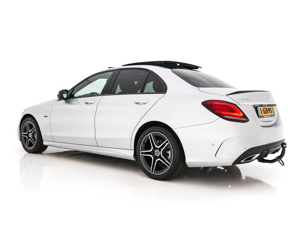 300 e AMG-Styling Business Solution Limited Night-Pack (Plug-in) {SoH-94%} (INCL-BTW) Aut. *PANO | LEATHER-MICROFIBRE | MULTIBEAM-LED | TOPVIEW | DIGI-COCKPIT | BLINDSPOT | HEATED-SPORTSEATS