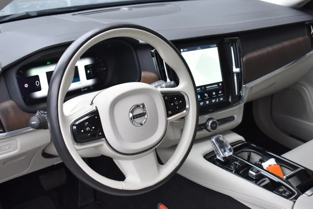 2.0 T8 AWD Inscription