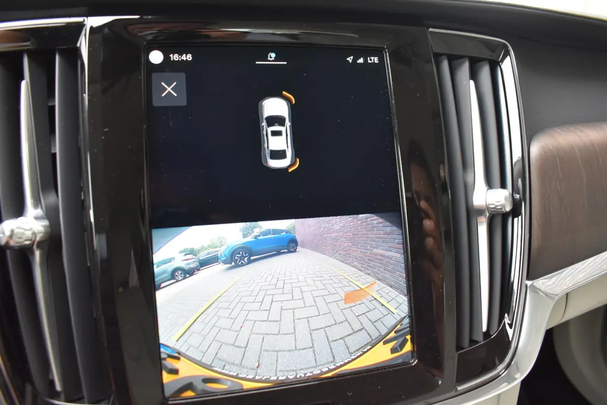 2.0 T8 AWD Inscription