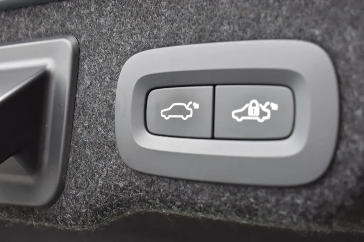 2.0 T8 AWD Inscription